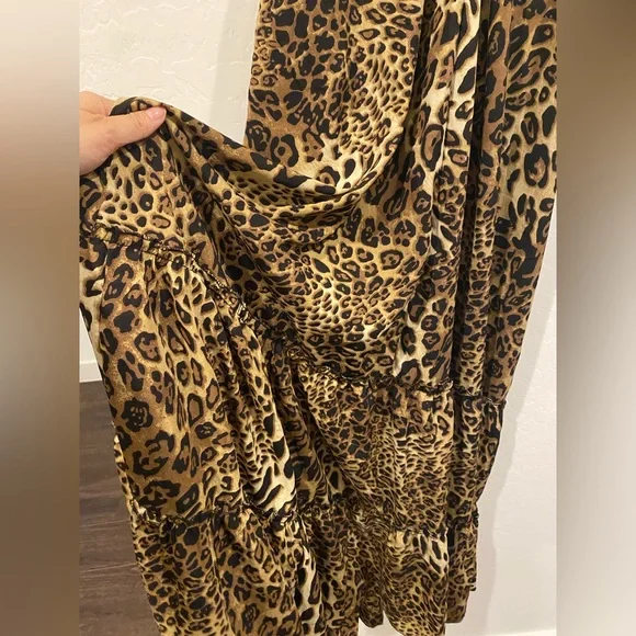 Vonda Leopard Maxi - Picture 4 of 11